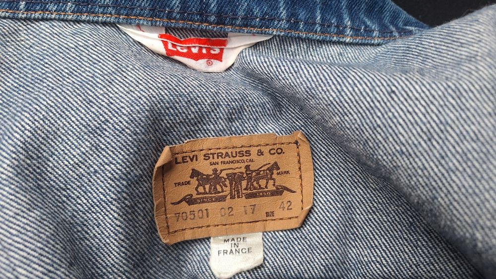 Джинсовая жилетка Levi's. Orange tab