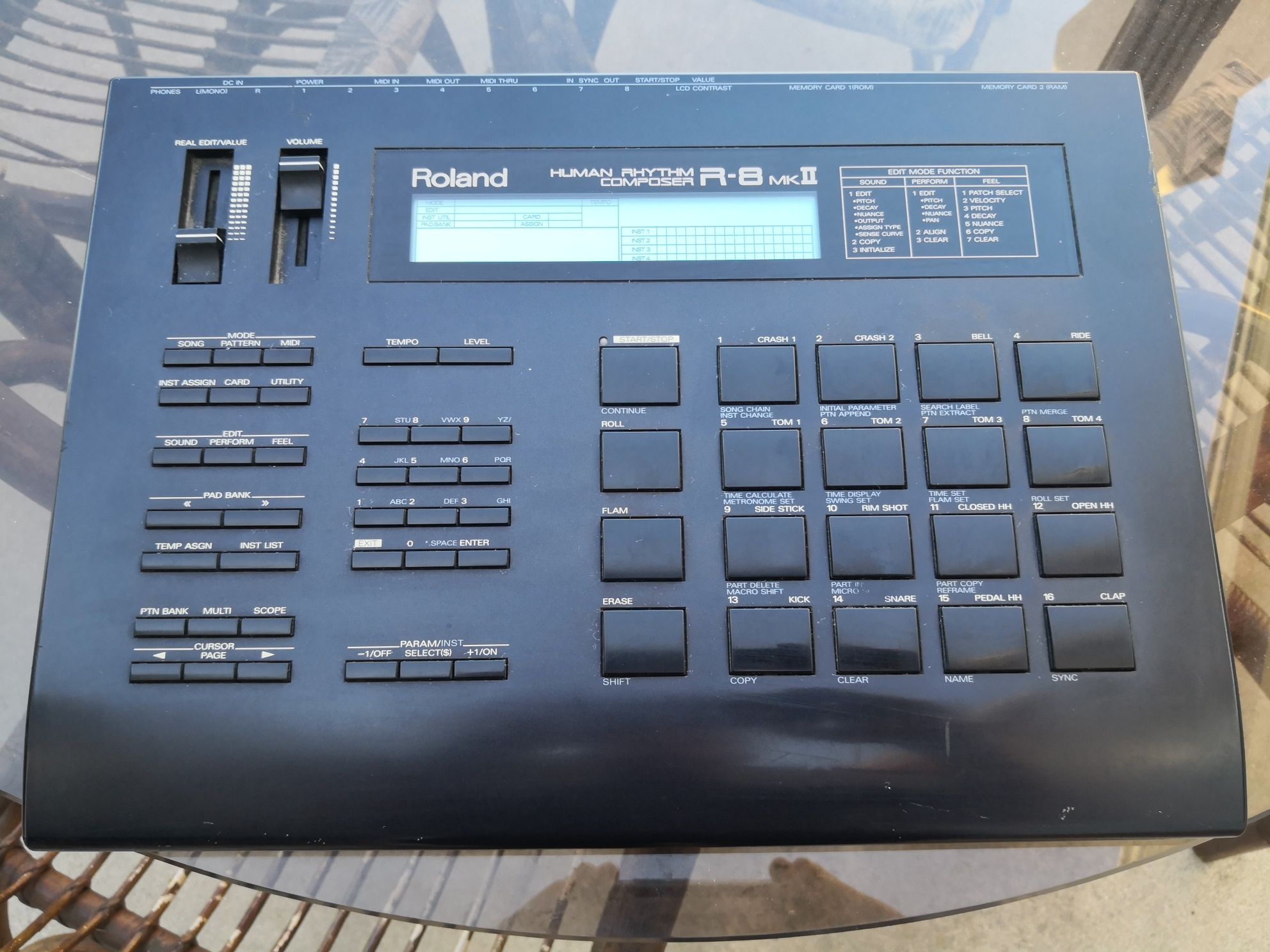 Roland R8 MKII Bateria