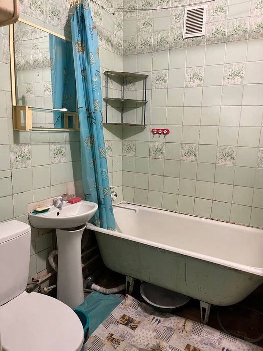 Продам квартиру 41 м2 по вул. Каденюка 24