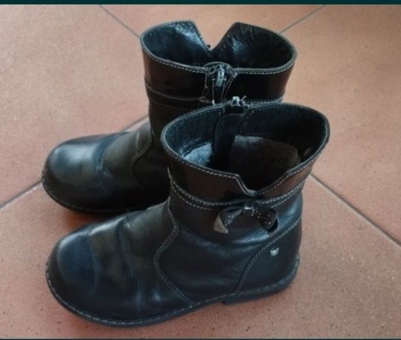 Sztyblety dla dziewczynki, firmy Lasocki, rozmiar 28.