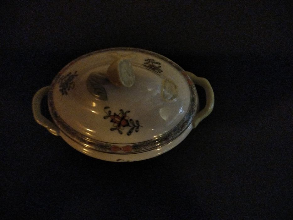 Terrina porcelana pintada á mão