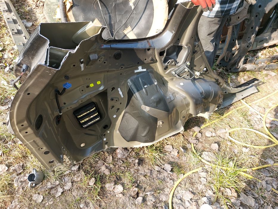 Honda cr-v4 blotnik  lewy tyl 12-18