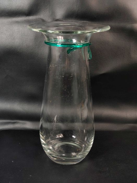 Wazon Szklany Z Szklaną Kokardą Szkło Artystyczne