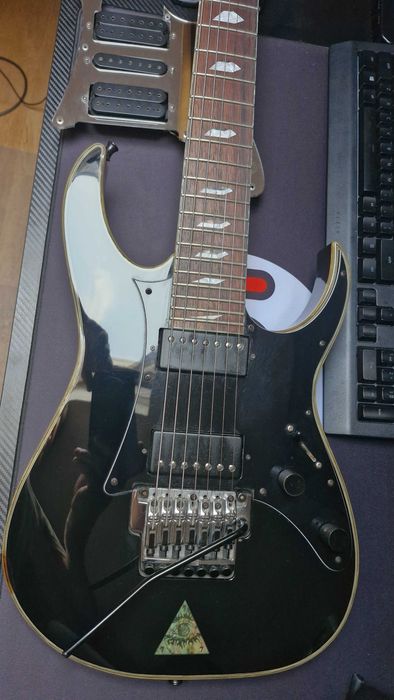 Ibanez UV777 Universe 7 strun (Steve Vai)
