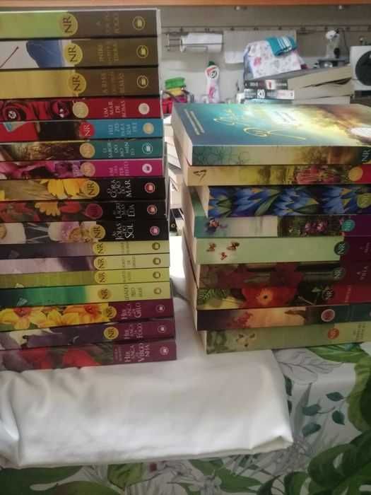 Vendo livros nora Roberts