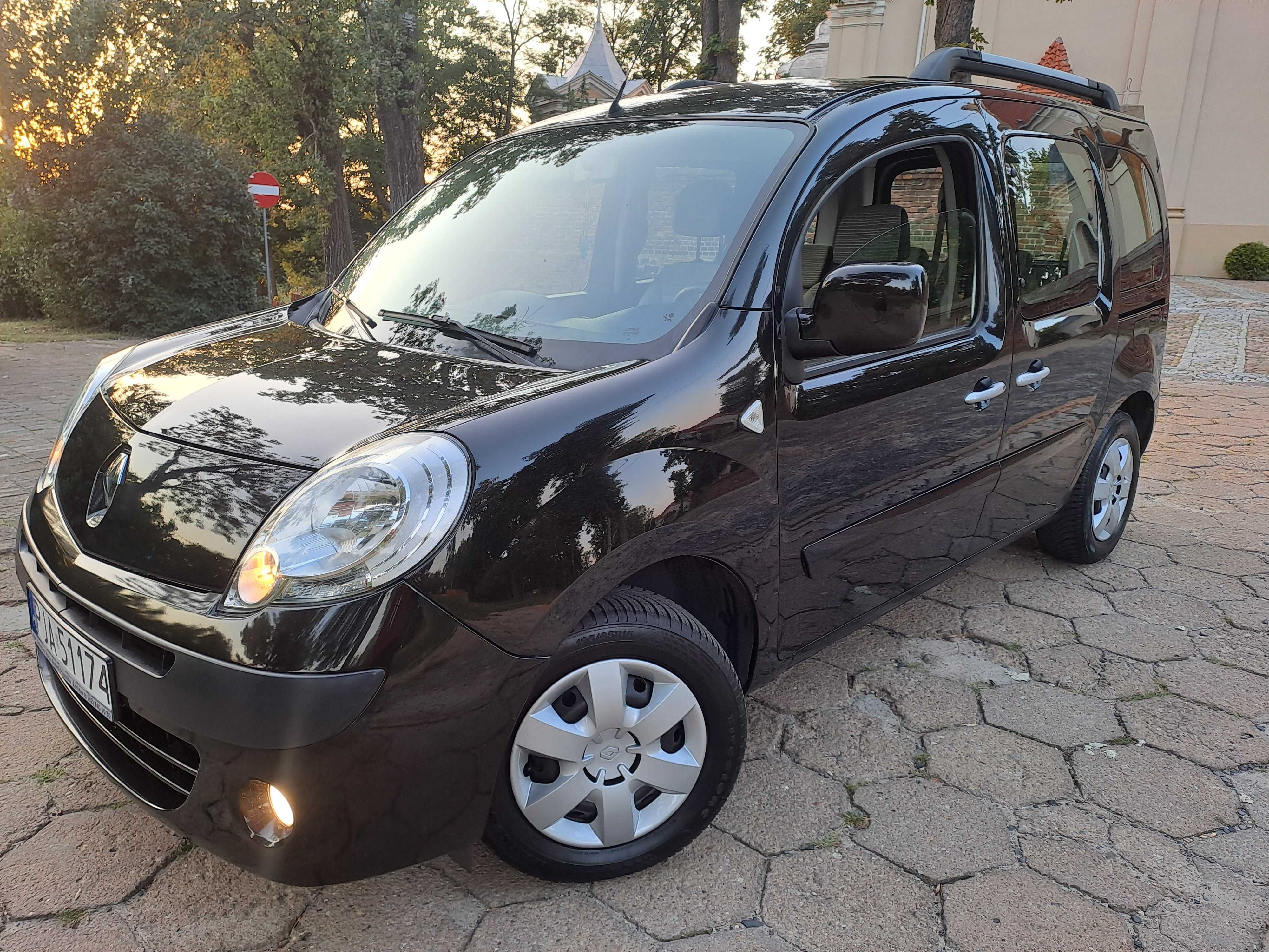 Zadbane Kangoo 1.6 benzyna, 5 osób, 2 x drzwi, 169tys, 2011rok
