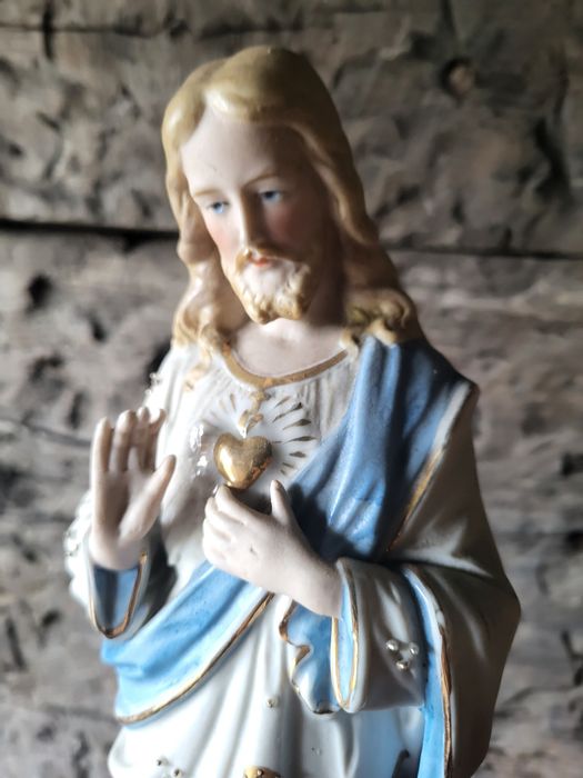 Piękna biskwitowa figurka Pan Jezus z porcelany