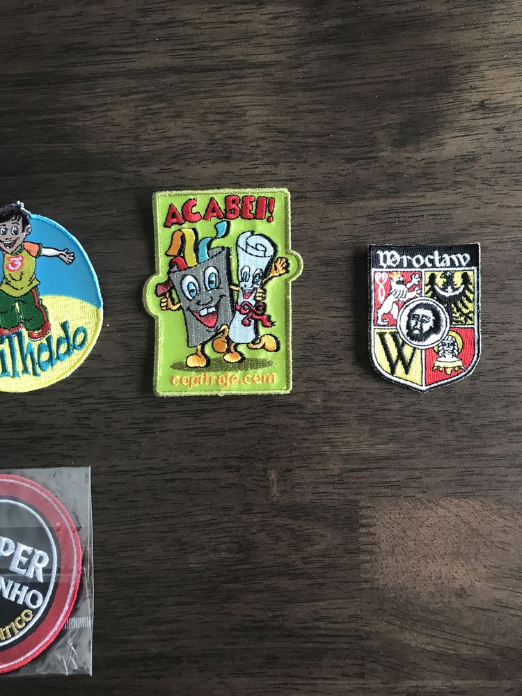 Emblemas patches / crachás académicos de tecido