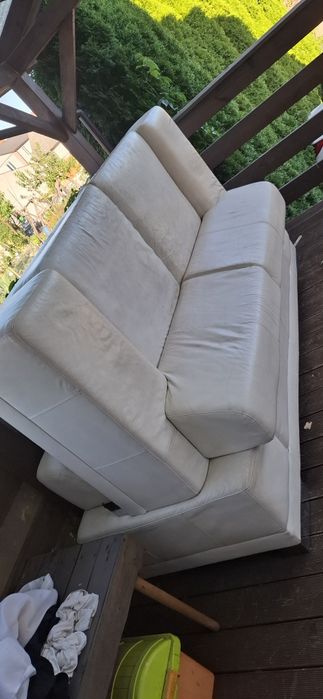 Sofa skurzana białą