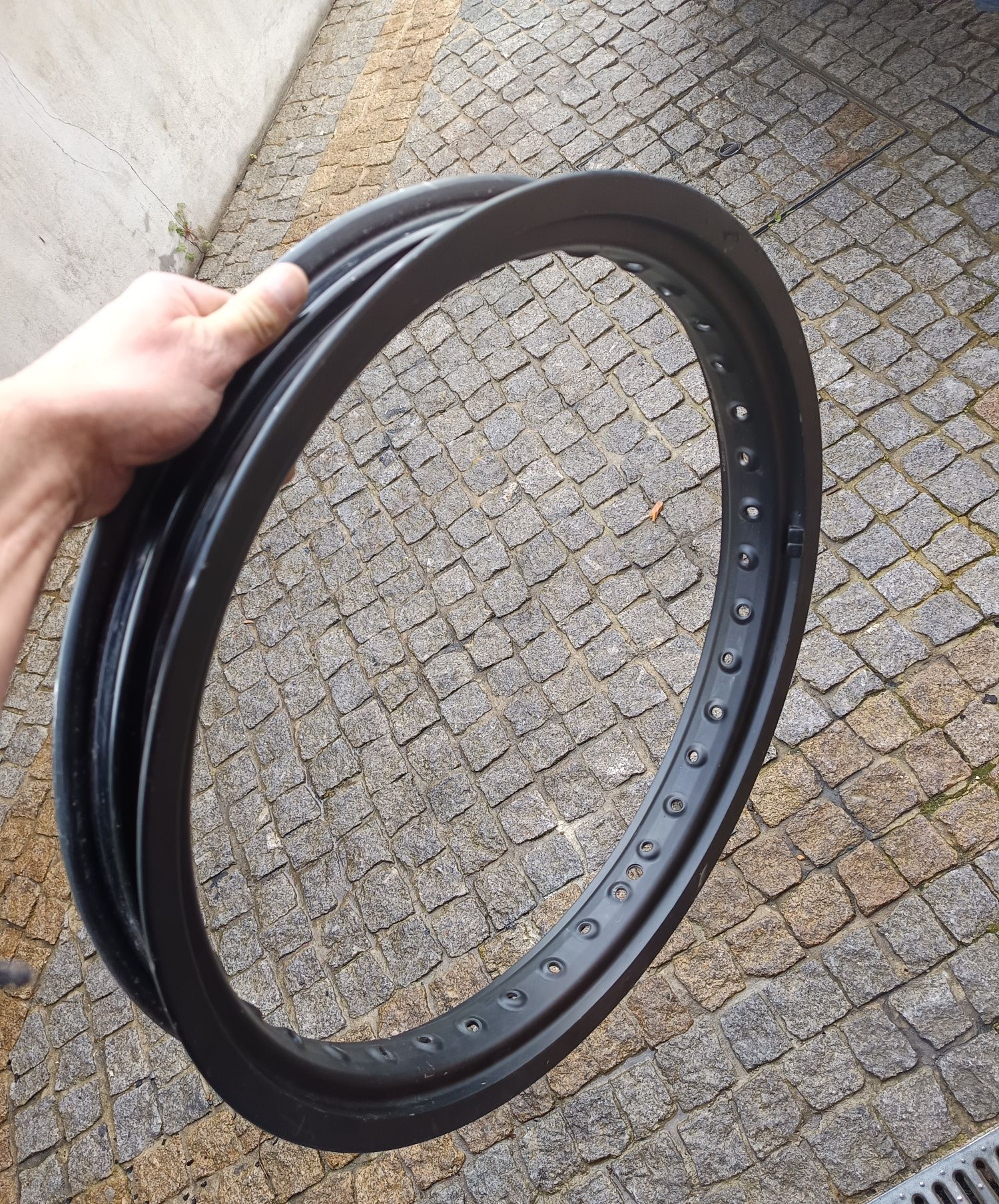Aro Akront frente 21 KTM