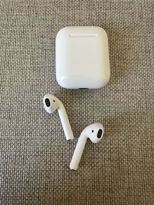 Apple AirPods 2 - oryginalne słuchawki bezprzewodowe