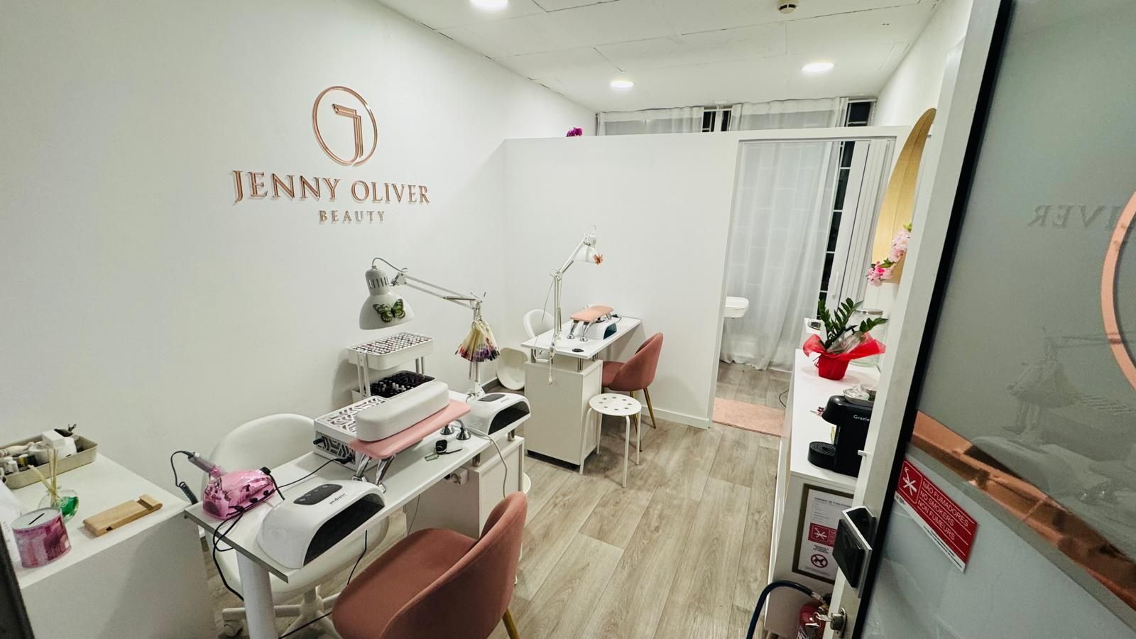 Arrenda mesa de manicure