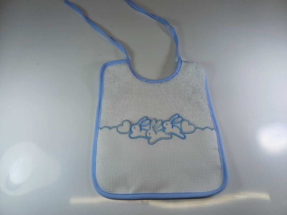 Pack 6 babete para bordar a ponto cruz com desenho de coelhinos