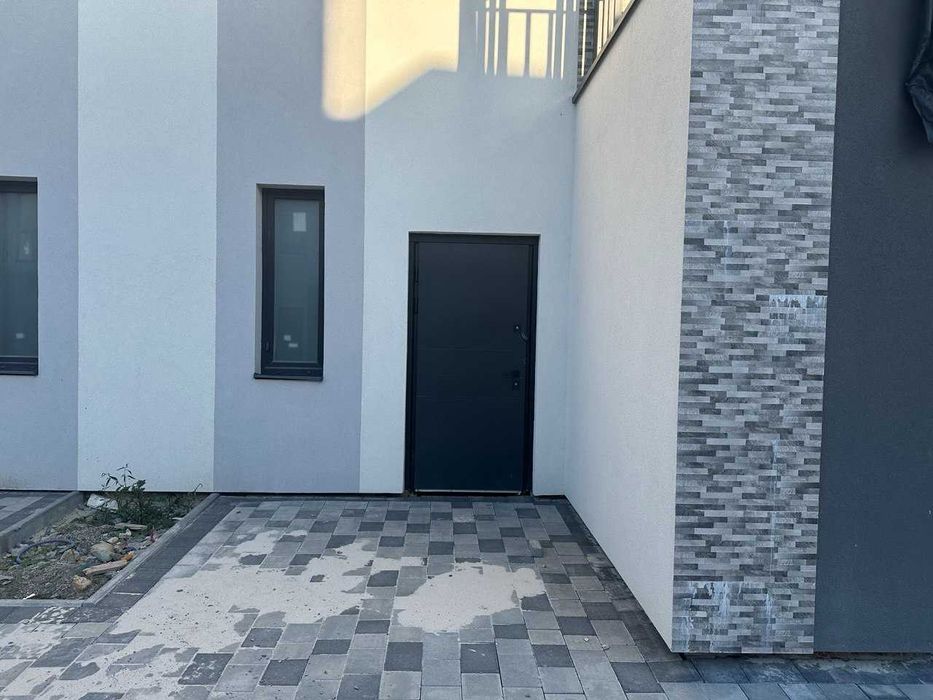 Сучасний таунхаус у престижному районі, який активно розвивається!