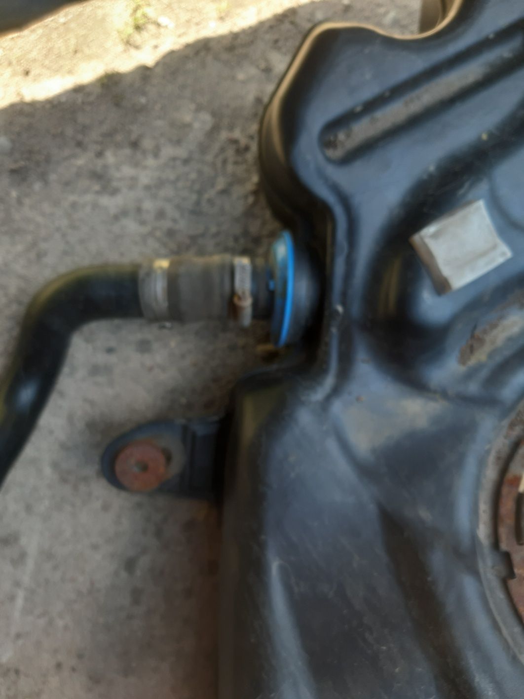 BMW F11 n47 184km 2.0d zbiornik paliwa diesel rura wlewu