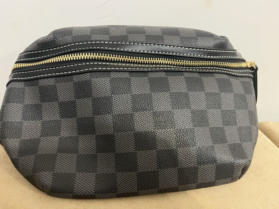 Чоловіча сумка бананка