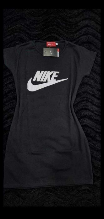 Vendo vestido bordado