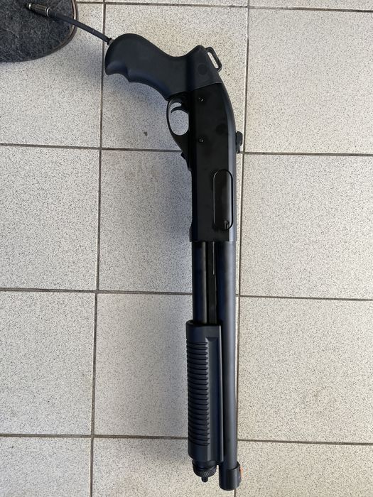 Airsoft shotgun M870