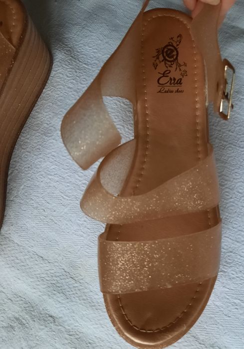 Босоніжки Нові 38розмір без нюансів