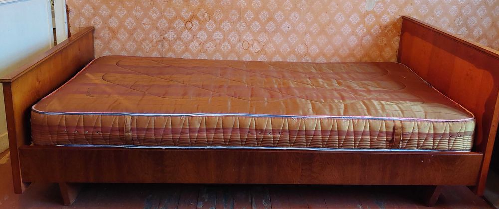 Ліжко односпальне (кровать) та матрац (матрас)