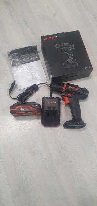 Шуруповерт ДніпроМ СD-218 акумулятор зарадка