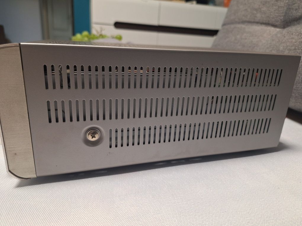 Amplituner Denon