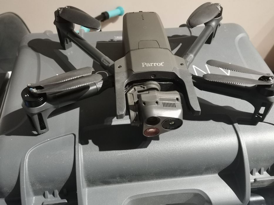 Dron termowizyjny Parrot Anafi USA GOV