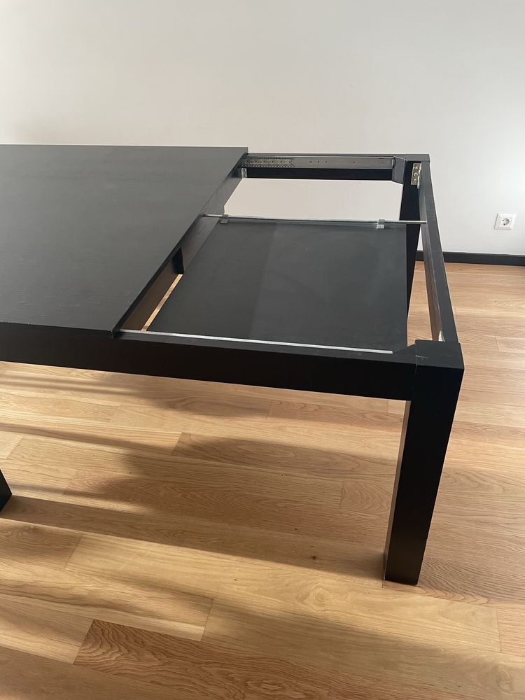 Mesa de jantar quadrada, extensível