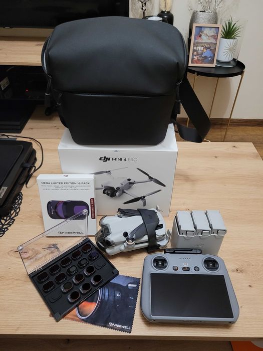 Dron DJI mini 4 PRO + zestaw 16 filtrów ND Freewell/ 2 LETNI DJI CARE!