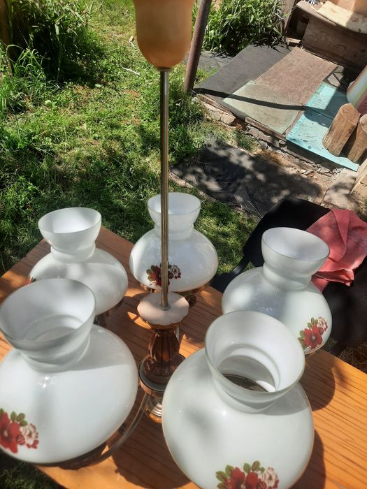 Продам люстру в хорошем состоянии