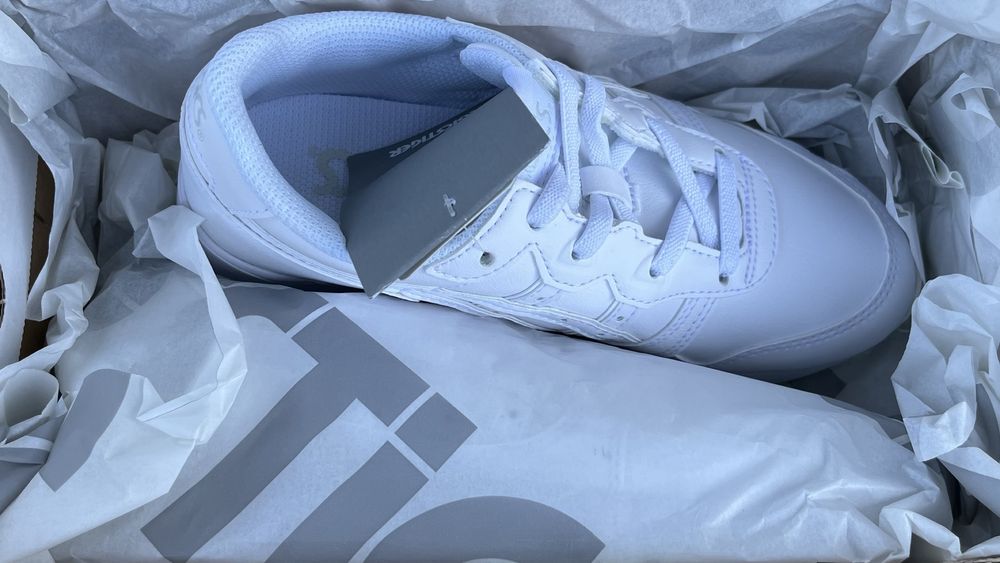 Saoatilhas Asics ainda com etiqueta nunca usadas