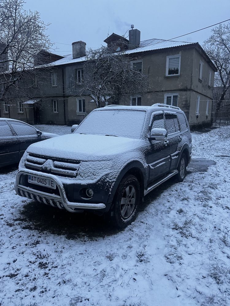 Mitsubishi Pajero 4