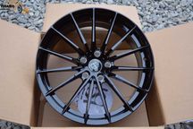 Чорні диски спиці R18 5x112 8j et35 Skoda Audi VW Golf Passat A4 A6 Q3