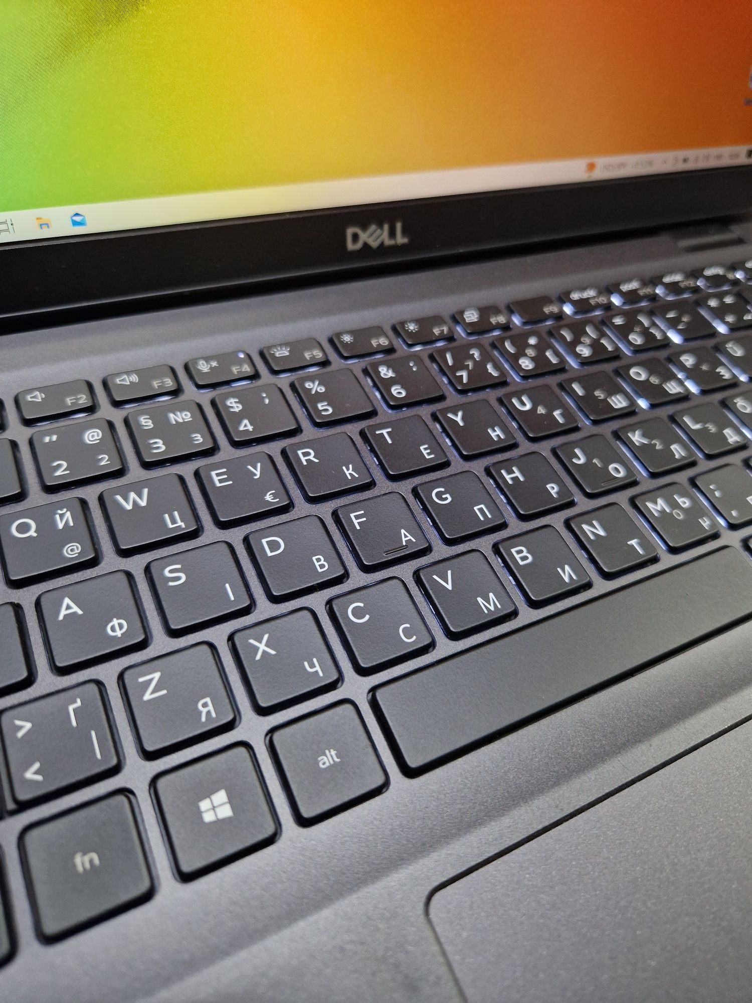 Ноутбук Dell Latitude 5300 - i5-8365U/8Gb/256ssd/W13.3" FHD ips