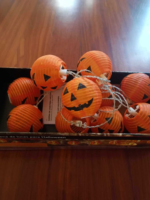 Grinalda de Abóboras de Halloween com Luzes