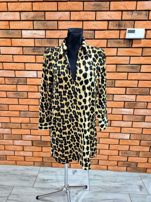 Koszulowa sukienka w panterke zara