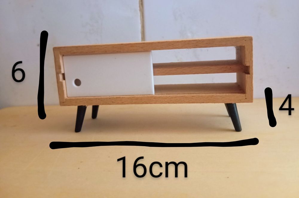 Mobiliário para casa de bonecas ou decoração.