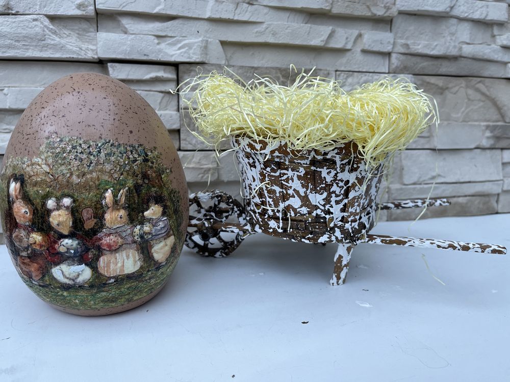 Wielkanoc ceramiczne wielkie jajko na ratanowej taczce jajo wielkanocn