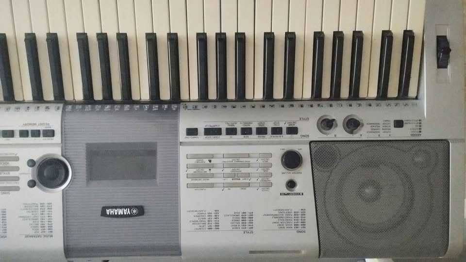 Keyboard Yamaha PSR E403, organy