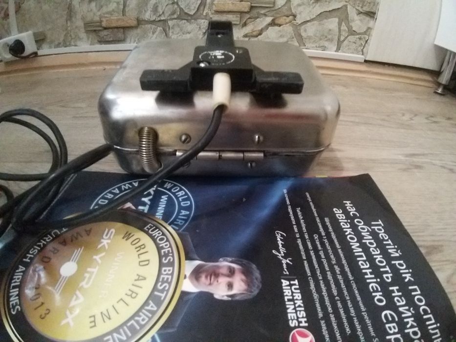 Електровафельниця  ласунка  срср