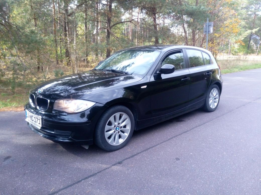 BMW seria 1 2010r 2.0b 5-drzwi