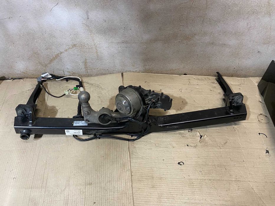 VOLVO XC40 фаркоп тяговий пристрій  XC40 EX40 EC40 2017-2025 32351484