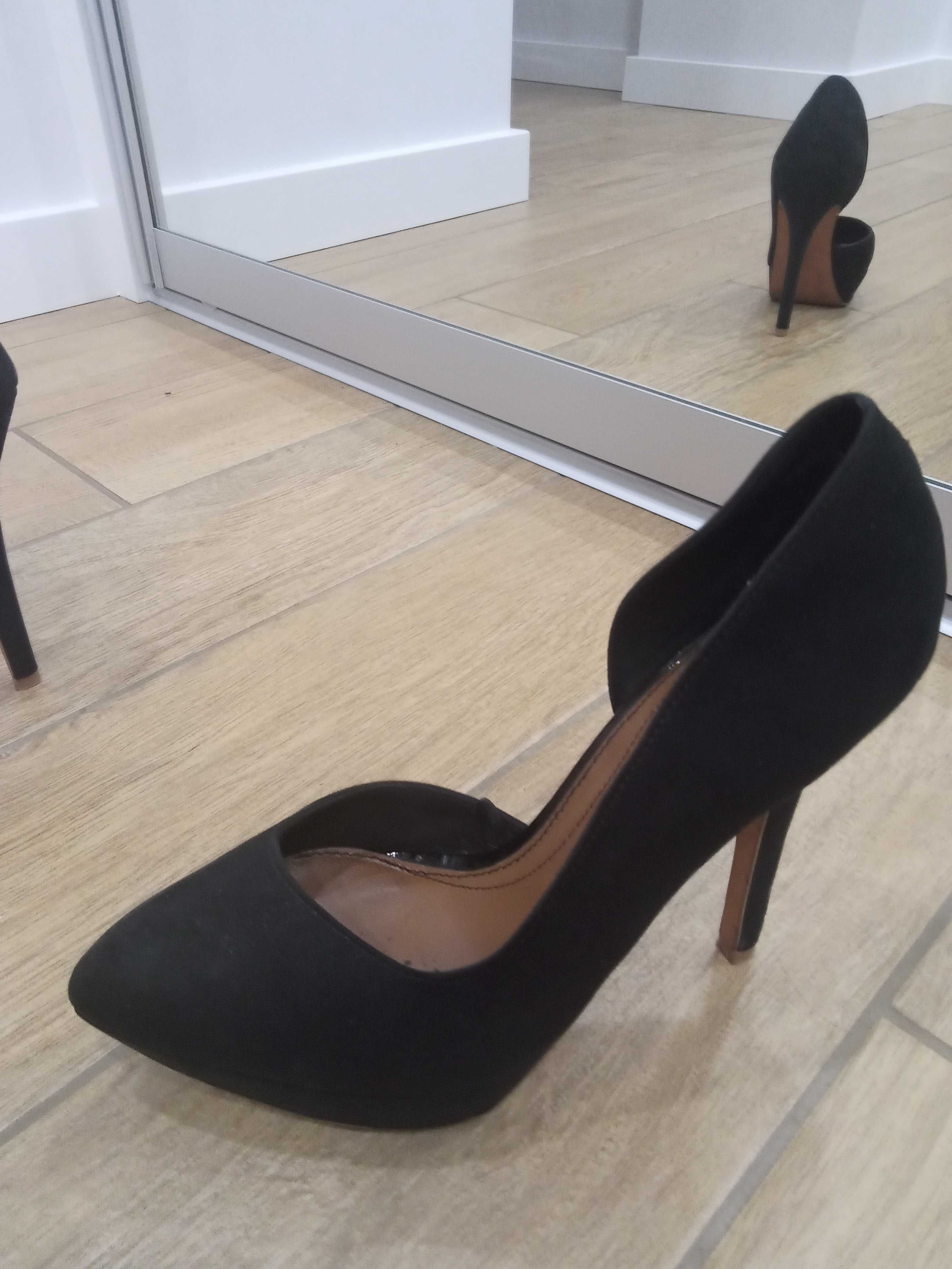 Czółenka buty damskie 39 czarne wysokie Bershka