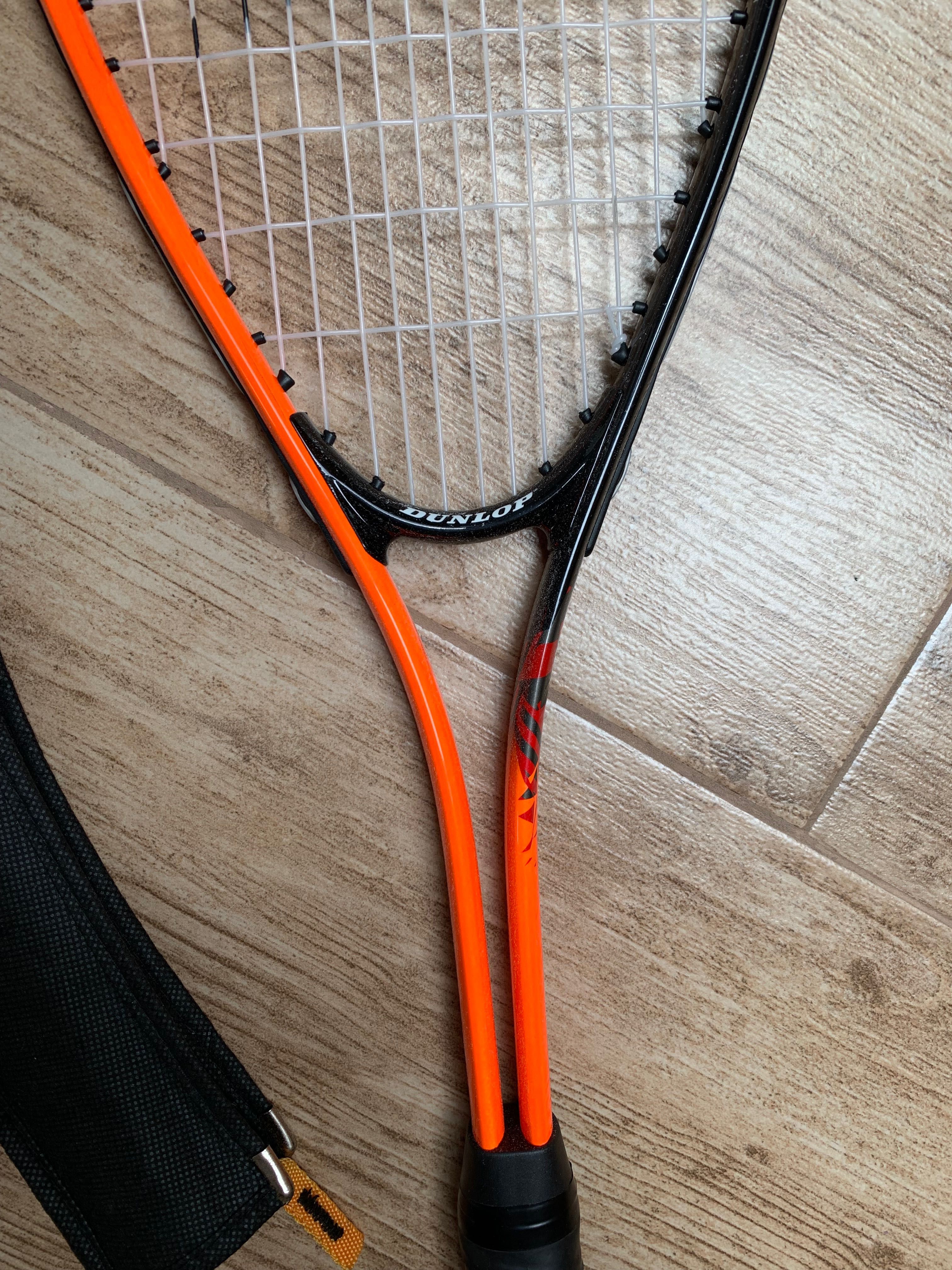 Rakieta do squasha Dunlop Force Ti pokrowiec