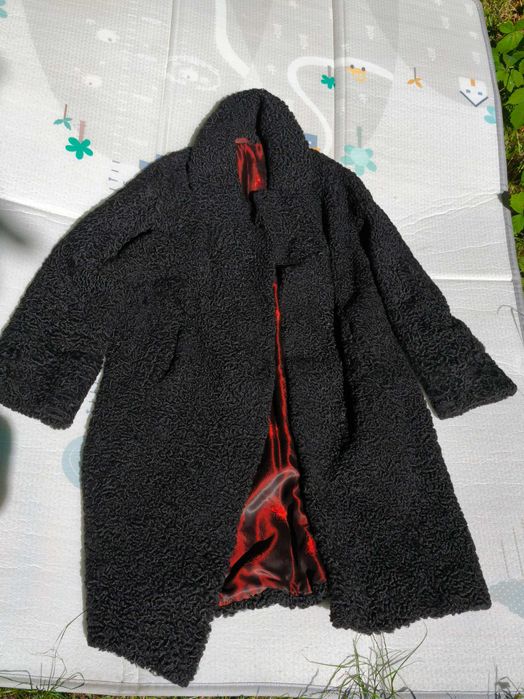 Роскошная шуба из натурального каракуля
