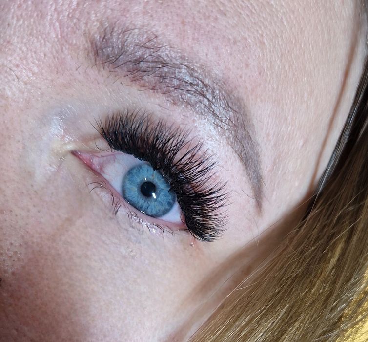 Наращивание и ламинирование ресниц