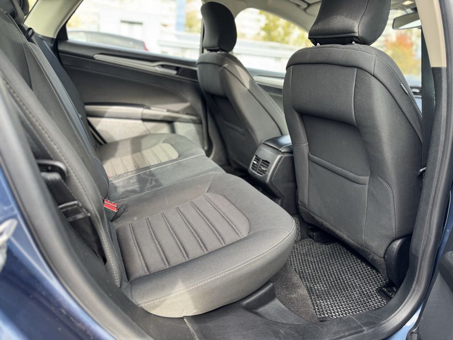 Оренда авто. Автомобіль в оренду. Машина в оренду. Таксі Львів. Гібрид