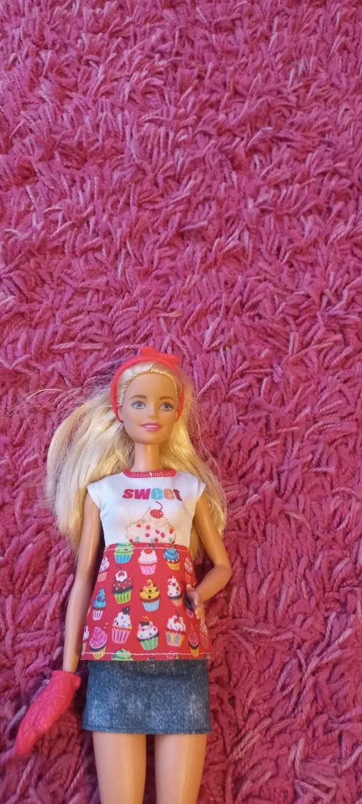 Lalka Barbie + kuchenka z akcesoriami