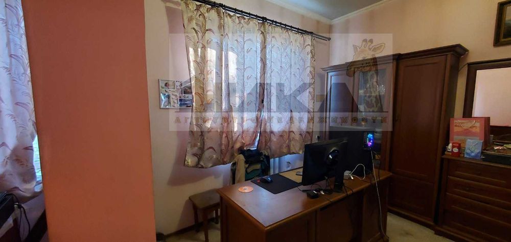 Продам будинок вул. Грушевского.