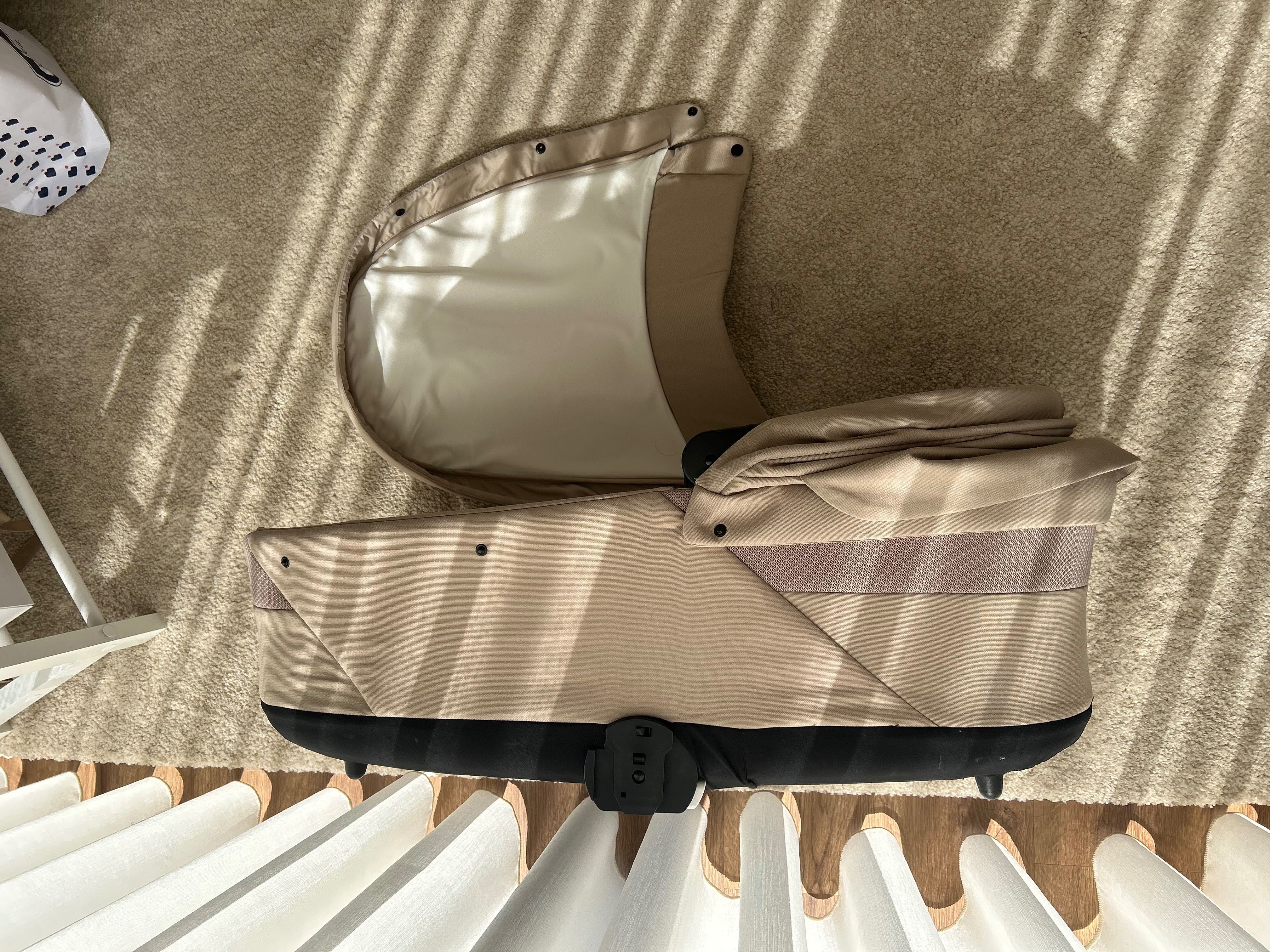 Alcofa CYBEX Cot S Lux em Almond Beige